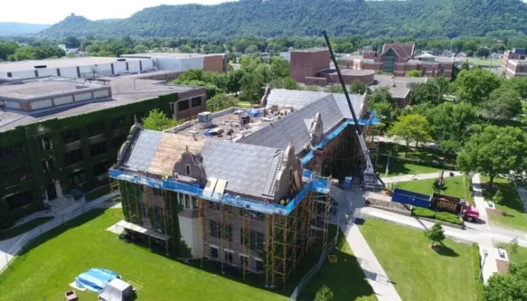 How Roofing Companies Coordinate Large Projects Without Delays